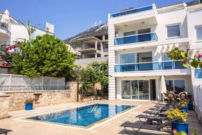 Image No.18-4 Bed Villa / Detached for sale