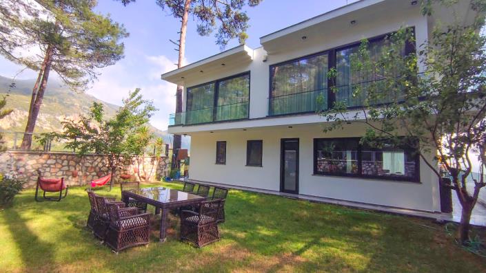 Image No.58-4 Bed Villa / Detached for sale