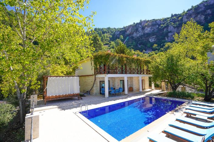 Image No.10-4 Bed Villa / Detached for sale