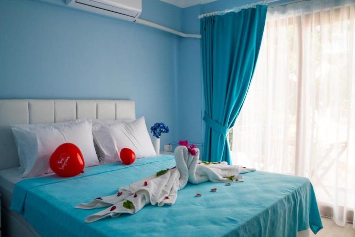 Image No.9-24 Bed Commercial for sale