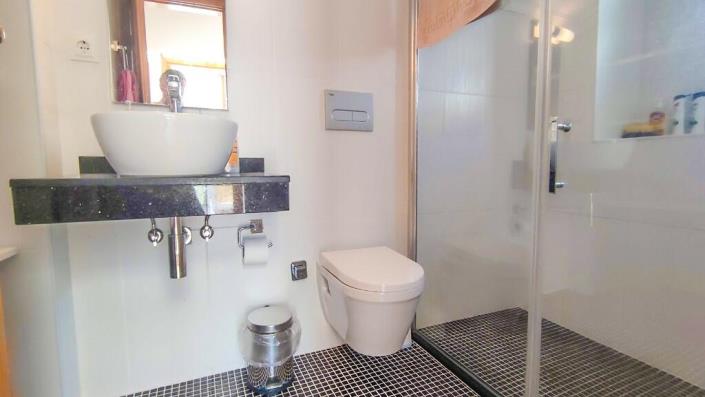 Image No.12-2 Bed Apartment for sale