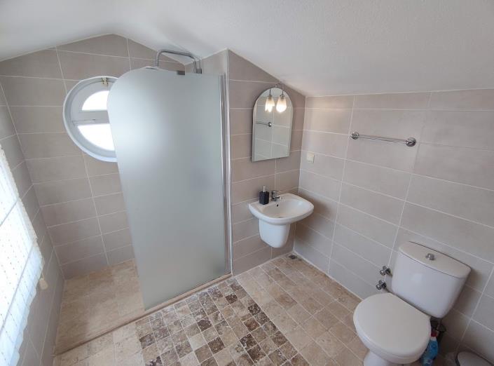 Image No.10-3 Bed Villa / Detached for sale