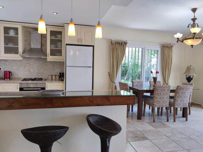 Image No.14-3 Bed Villa / Detached for sale