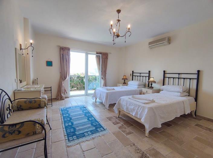 Image No.21-3 Bed Villa / Detached for sale