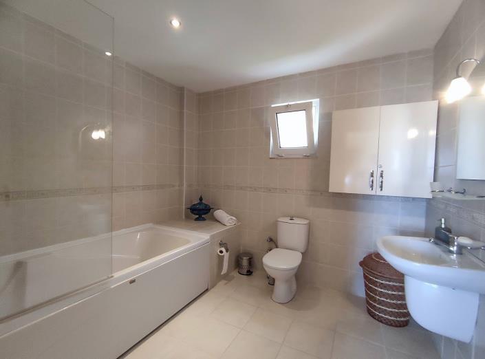 Image No.31-3 Bed Villa / Detached for sale