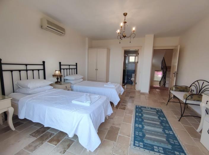 Image No.37-3 Bed Villa / Detached for sale