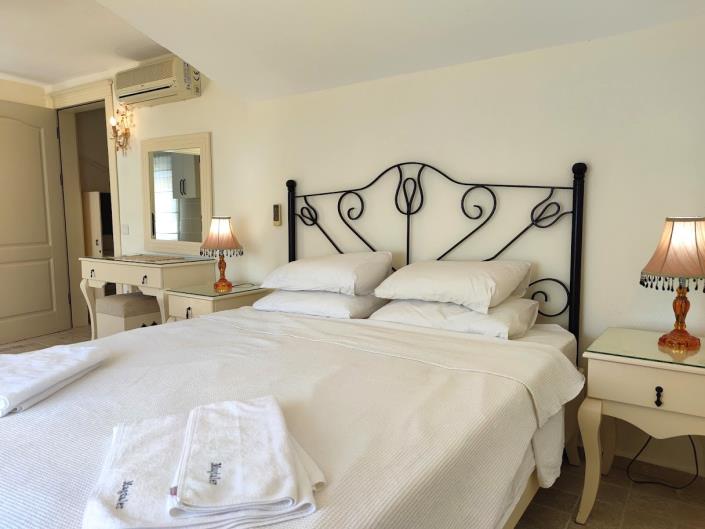 Image No.42-3 Bed Villa / Detached for sale