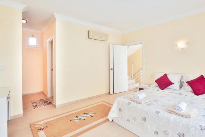 Image No.17-4 Bed Villa / Detached for sale