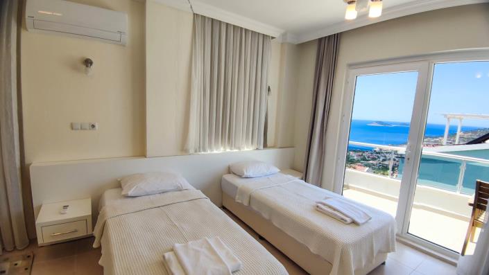 Image No.40-4 Bed Villa / Detached for sale