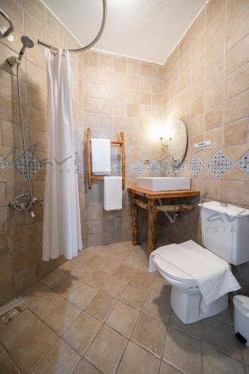 Image No.29-4 Bed Villa / Detached for sale