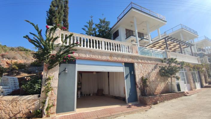 Image No.12-4 Bed Villa / Detached for sale