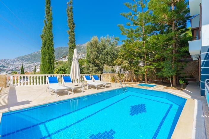 Image No.43-4 Bed Villa / Detached for sale