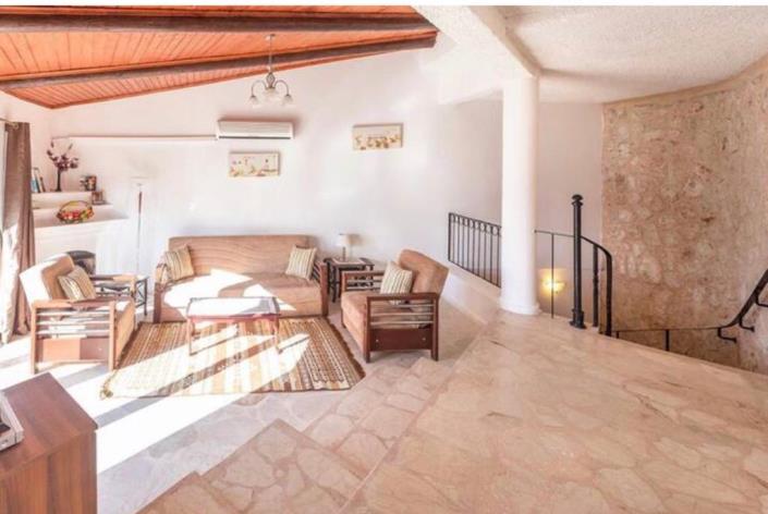 Image No.27-2 Bed Semi-Detached for sale