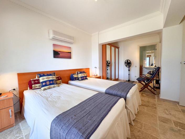 Image No.27-3 Bed Apartment for sale