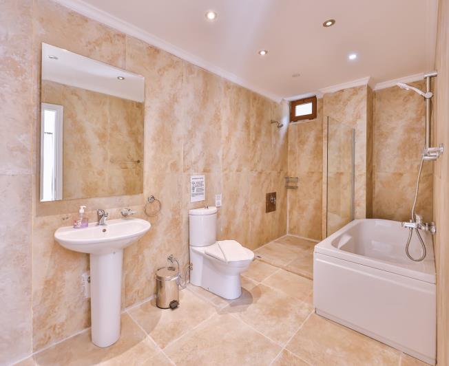 Image No.22-5 Bed Villa / Detached for sale