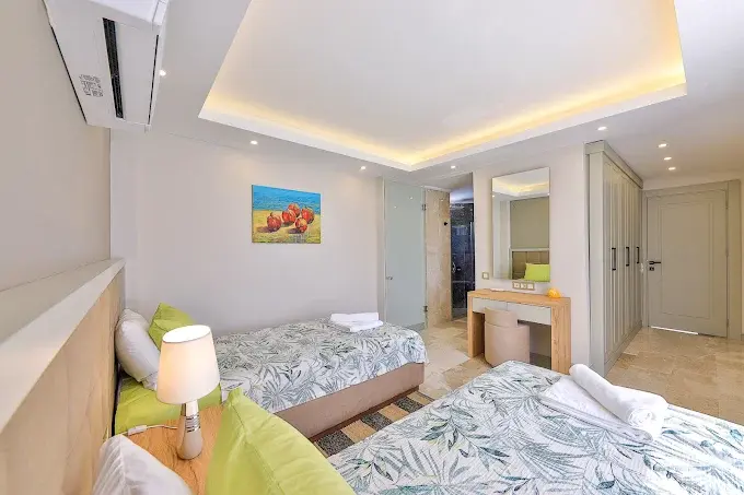 Image No.43-5 Bed Village House for sale