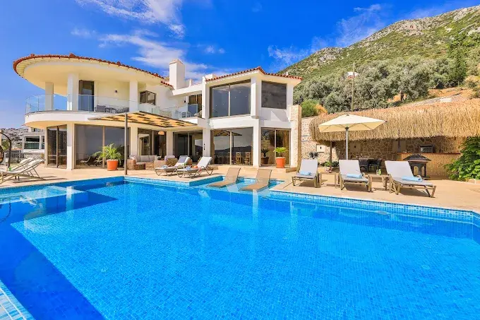 Image No.48-5 Bed Village House for sale