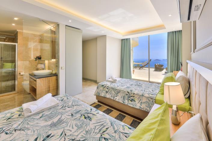 Image No.54-5 Bed Village House for sale