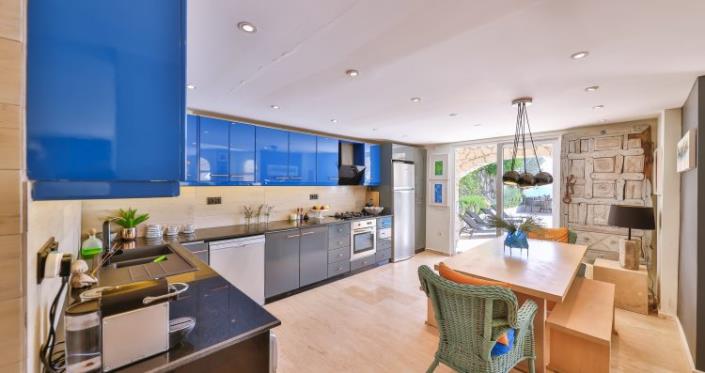 Image No.37-5 Bed Villa / Detached for sale