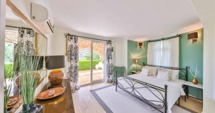 Image No.41-5 Bed Villa / Detached for sale