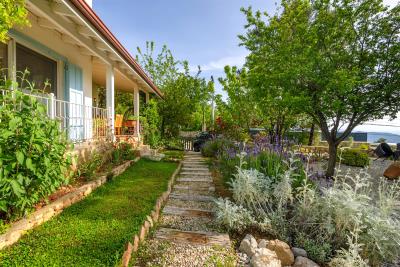 6c4c3fb4-51b2-4b93-b2cd-ef06cee407d0