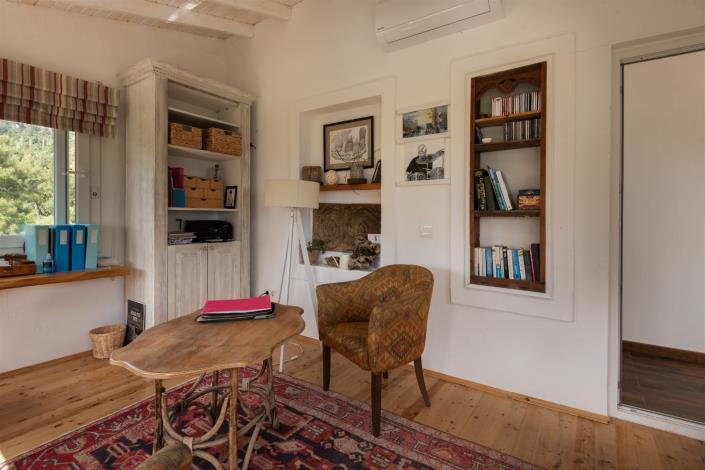 Image No.14-3 Bed Country House for sale