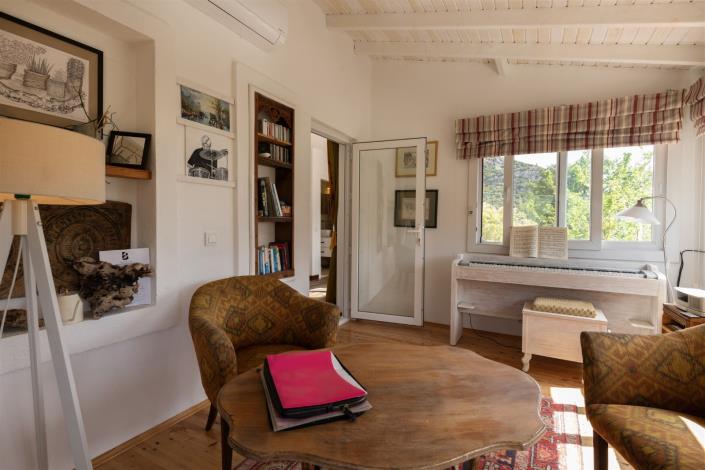 Image No.25-3 Bed Country House for sale