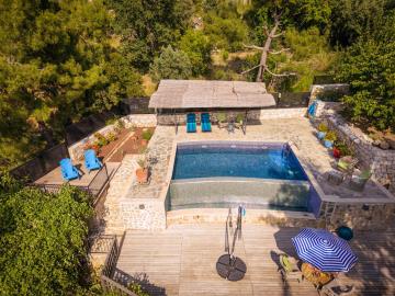 fabf0d8c-40eb-4b34-8e9c-1b567bde6005