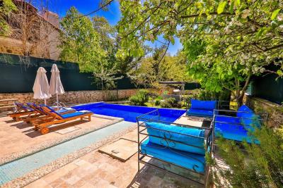 3b835677-cf3f-4ac6-90d5-a5a074718fc8