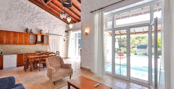 Image No.14-2 Bed Country Property for sale