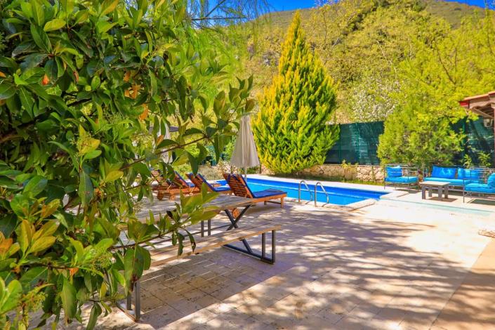 Image No.18-2 Bed Country Property for sale