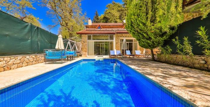 Image No.21-2 Bed Country Property for sale