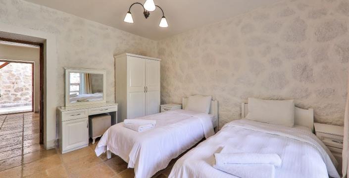 Image No.35-2 Bed Country Property for sale