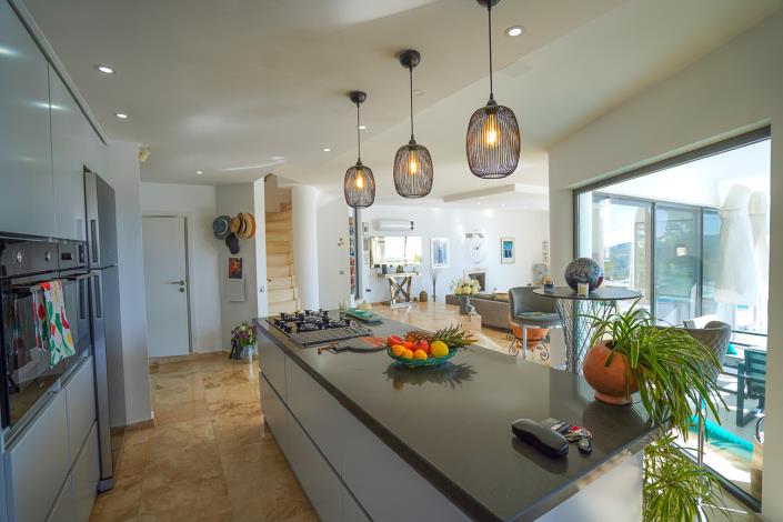 Image No.9-5 Bed Villa / Detached for sale