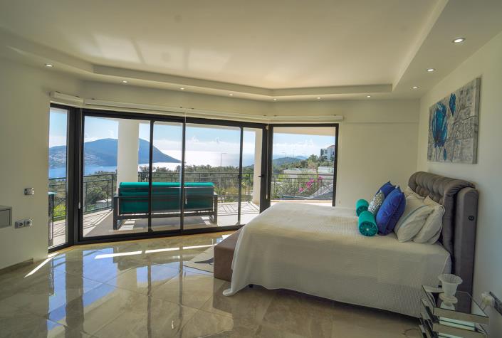 Image No.12-5 Bed Villa / Detached for sale