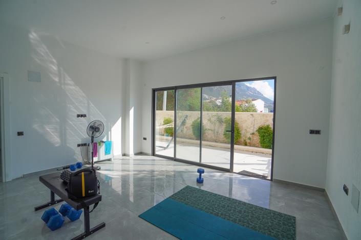 Image No.27-5 Bed Villa / Detached for sale