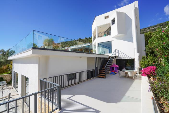 Image No.29-5 Bed Villa / Detached for sale