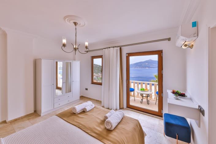 Image No.5-5 Bed Villa / Detached for sale