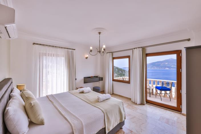 Image No.13-5 Bed Villa / Detached for sale