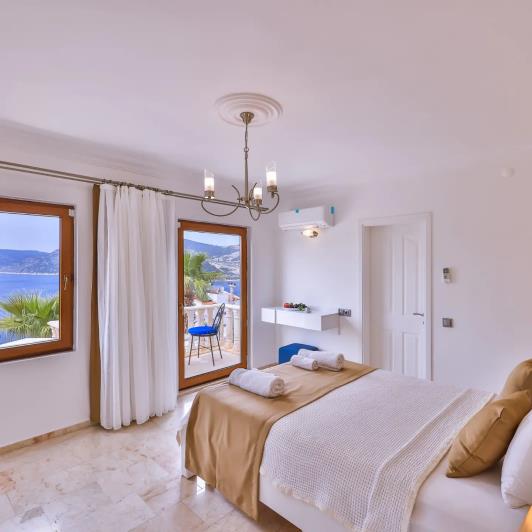 Image No.31-5 Bed Villa / Detached for sale