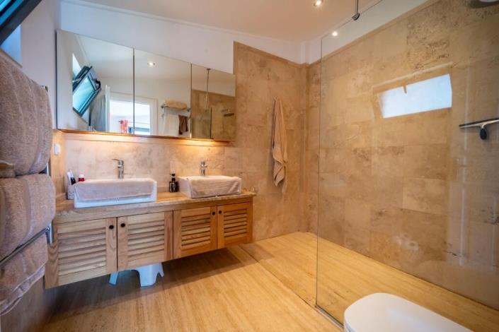 Image No.19-4 Bed Villa / Detached for sale