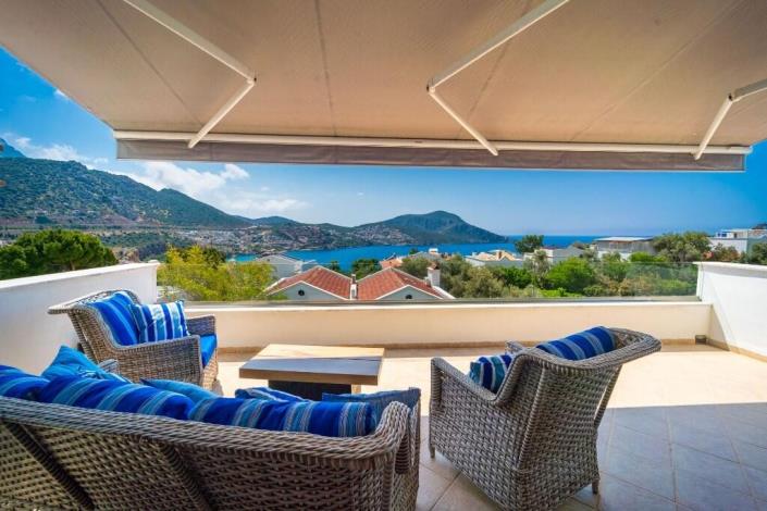 Image No.37-4 Bed Villa / Detached for sale