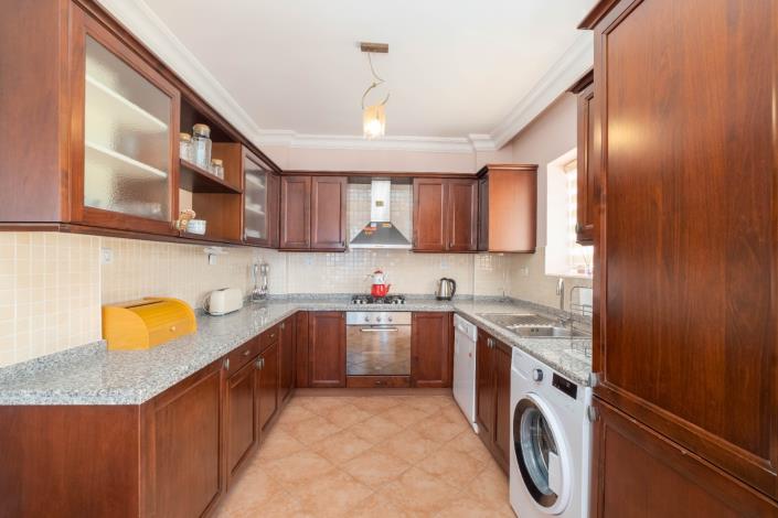 Image No.10-2 Bed Villa / Detached for sale