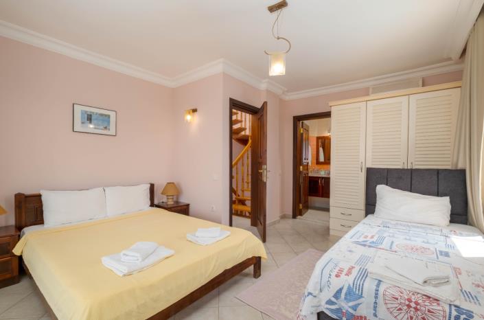 Image No.13-2 Bed Villa / Detached for sale