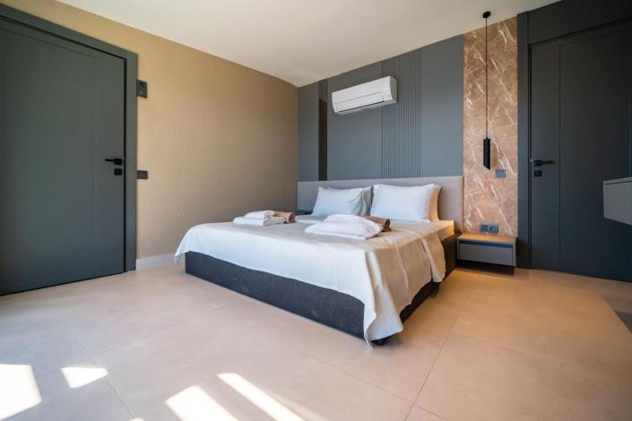 Image No.16-3 Bed Semi-Detached for sale