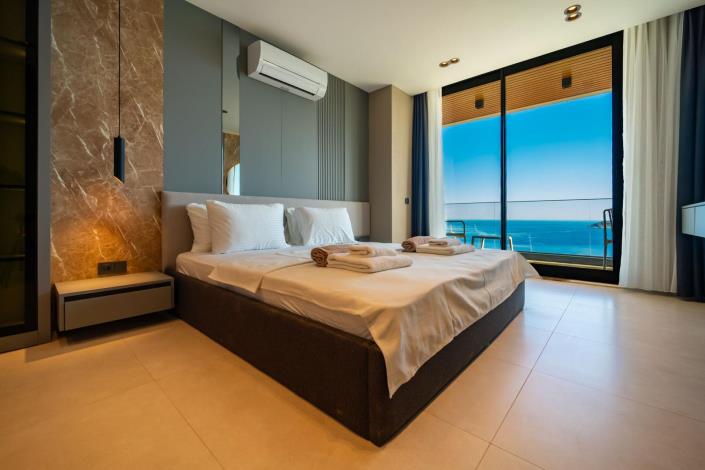 Image No.21-3 Bed Semi-Detached for sale