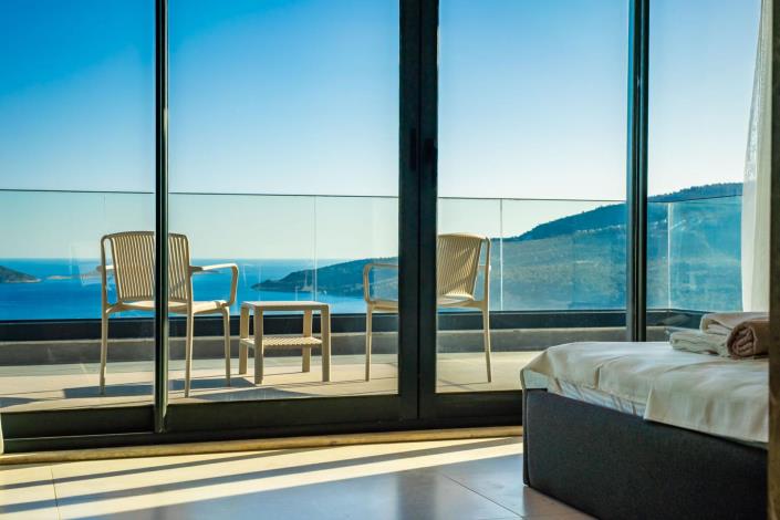 Image No.49-3 Bed Semi-Detached for sale