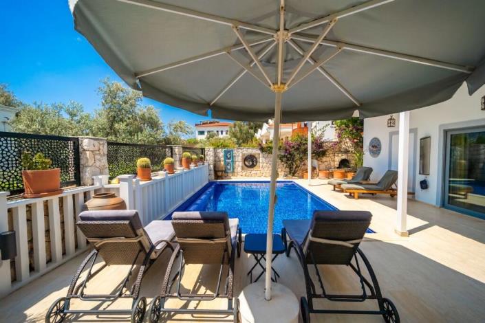 Image No.2-5 Bed Villa for sale