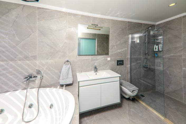 Image No.11-4 Bed Villa / Detached for sale