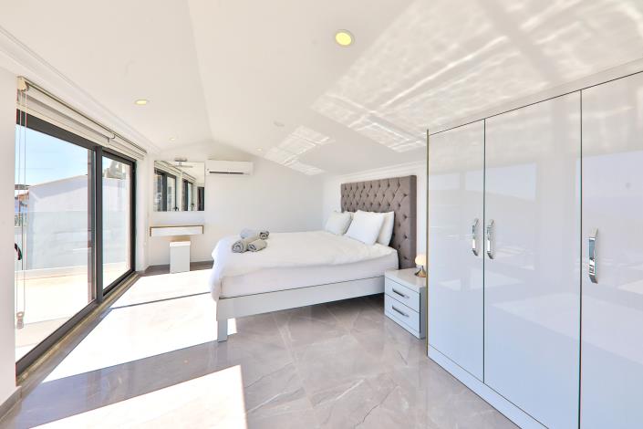 Image No.20-4 Bed Villa / Detached for sale